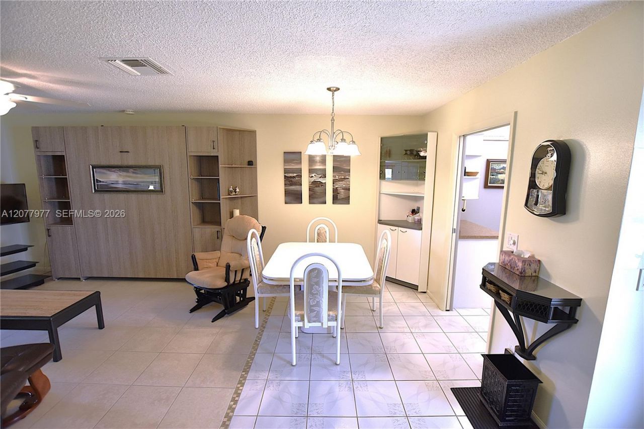 2971 Crosley Dr W, Unit F, West Palm Beach, FL 33415 Photo