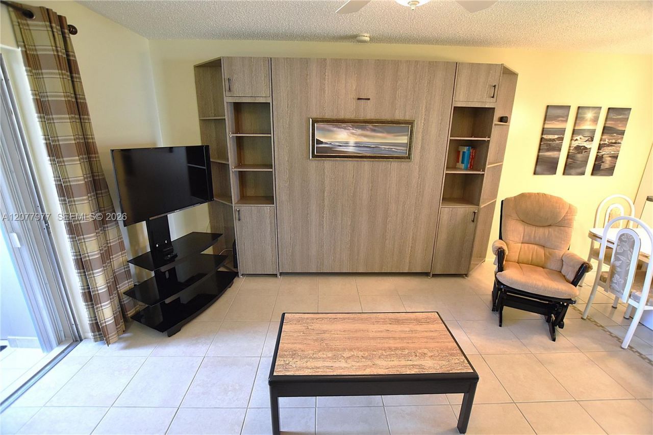 2971 Crosley Dr W, Unit F, West Palm Beach, FL 33415 Photo