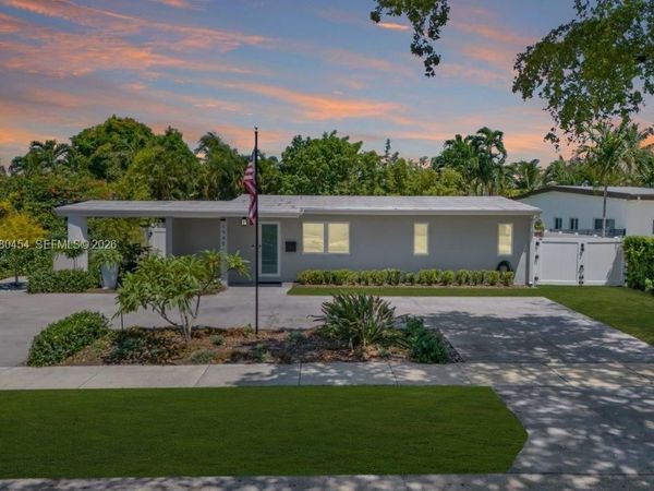 1945 S Hibiscus Dr , North Miami, FL 33181