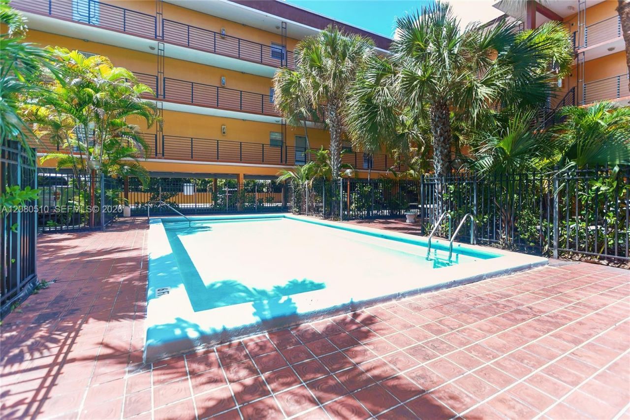 365 NE 125th St , Unit 216, North Miami, FL 33161 Photo