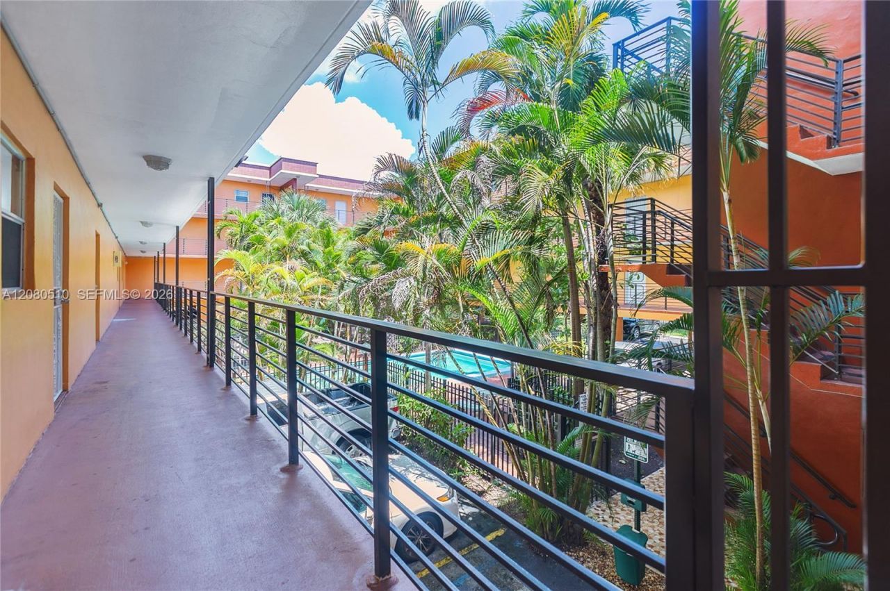 365 NE 125th St , Unit 216, North Miami, FL 33161 Photo