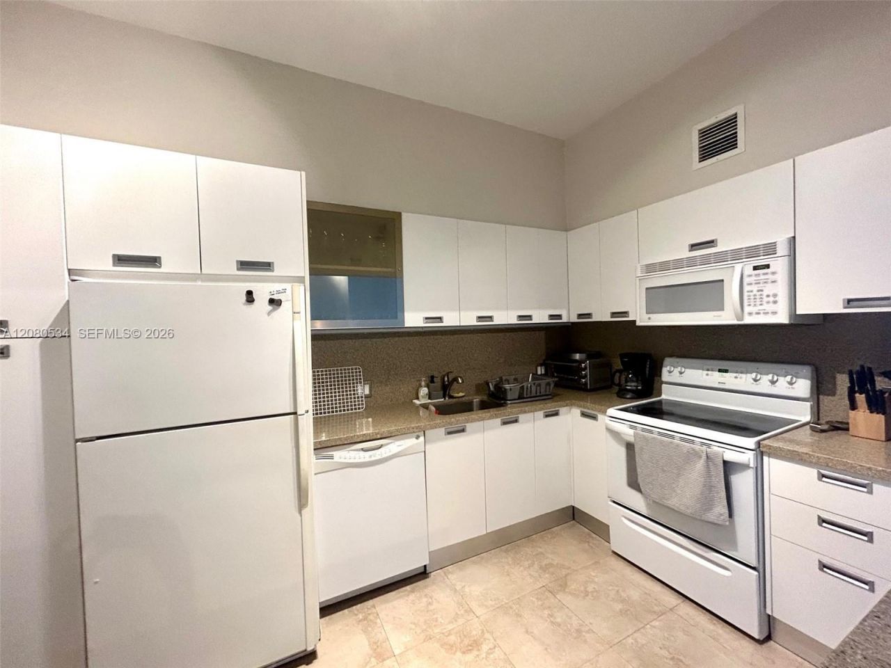 100 Bayview Dr , Unit PH08, Sunny Isles Beach, FL 33160 Photo