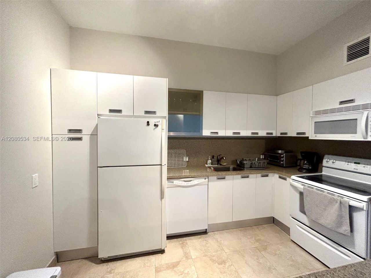 100 Bayview Dr , Unit PH08, Sunny Isles Beach, FL 33160 Photo