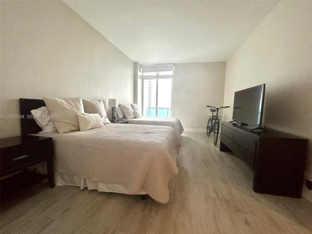 100 Bayview Dr , Unit PH08, Sunny Isles Beach, FL 33160 Photo