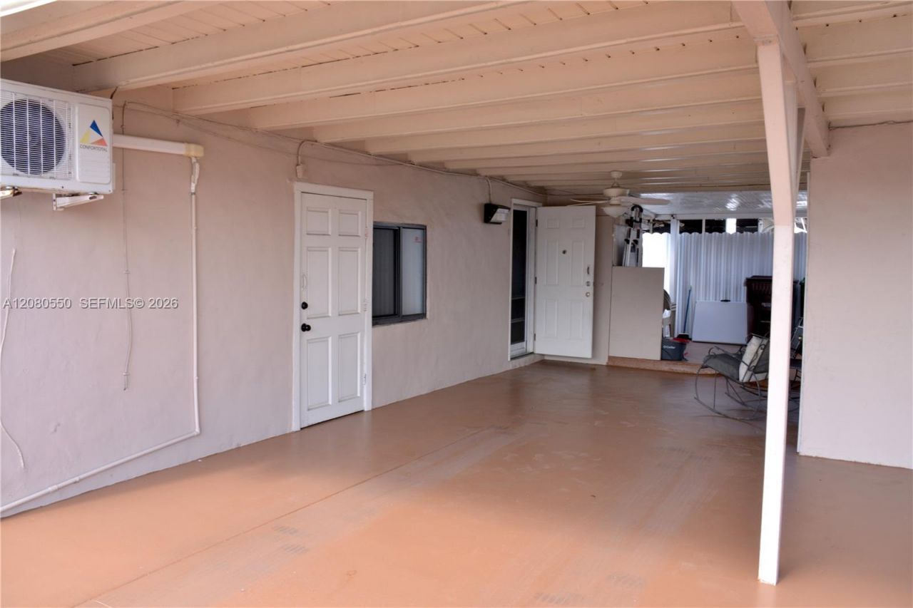 991 E 47th St, Hialeah, FL 33013 Photo