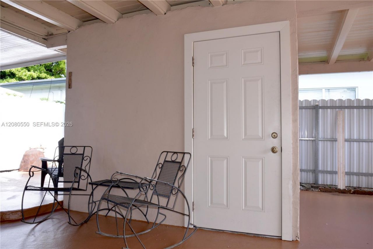 991 E 47th St, Hialeah, FL 33013 Photo