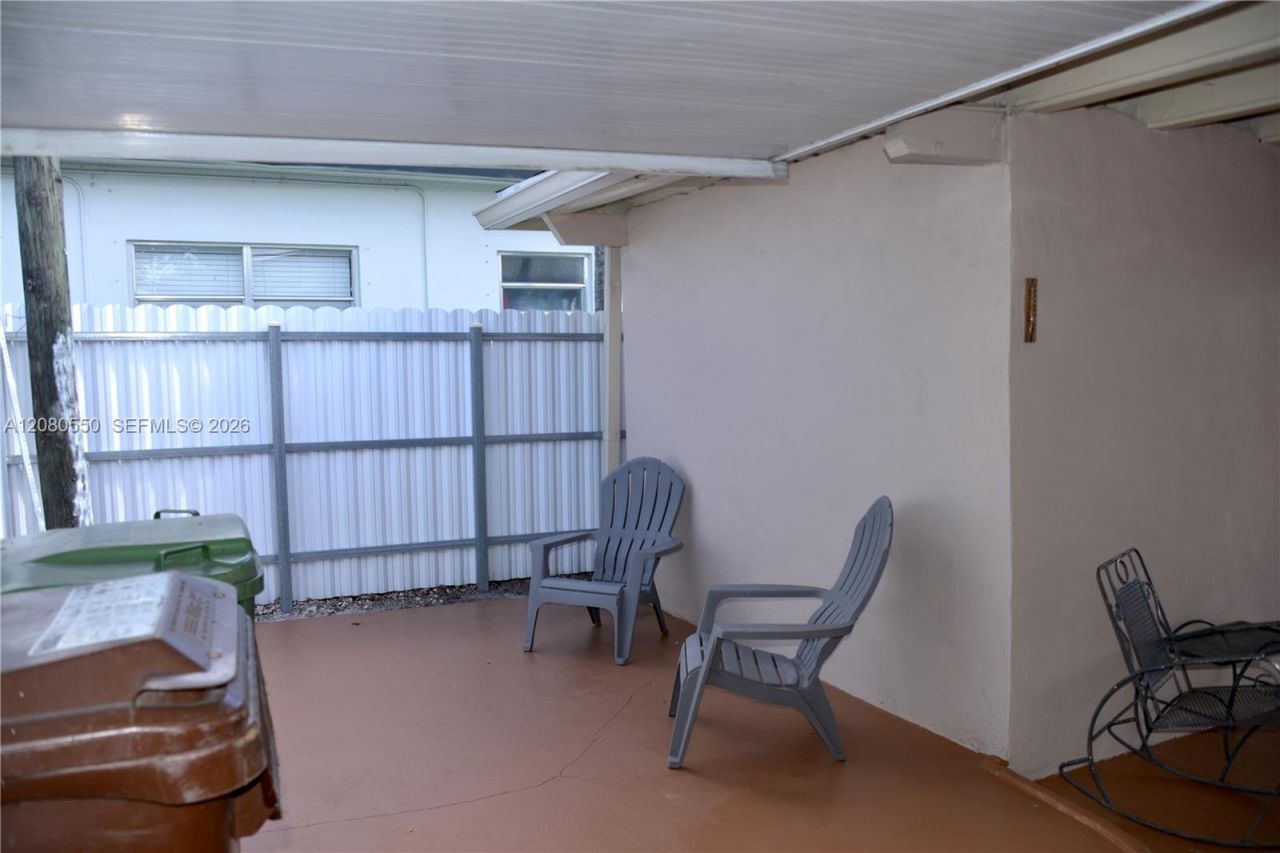 991 E 47th St, Hialeah, FL 33013 Photo