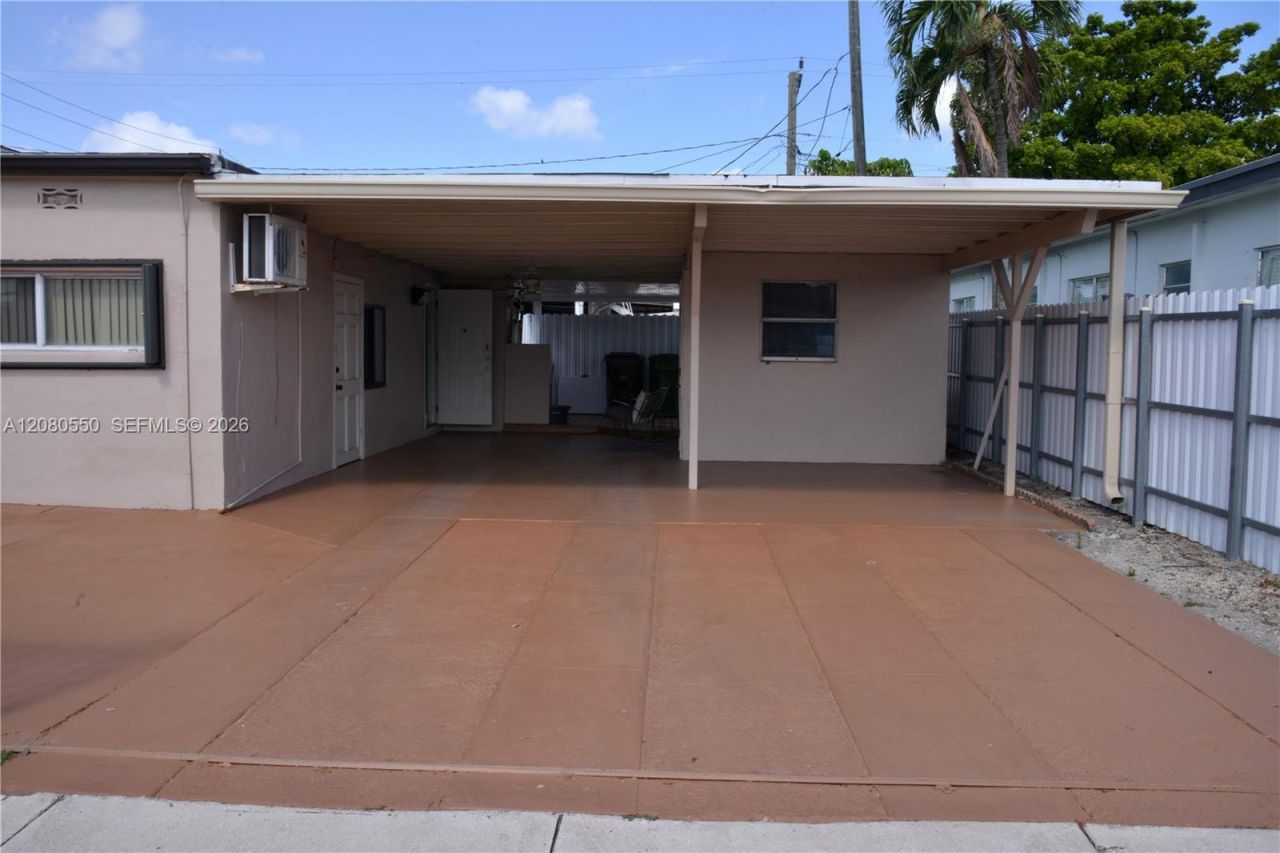 991 E 47th St, Hialeah, FL 33013 Photo