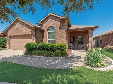 1045 Doe Meadow Drive, Fort Worth, TX 76028