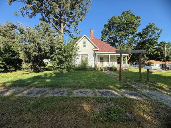 251 S Division Street , Virginia, IL 62863