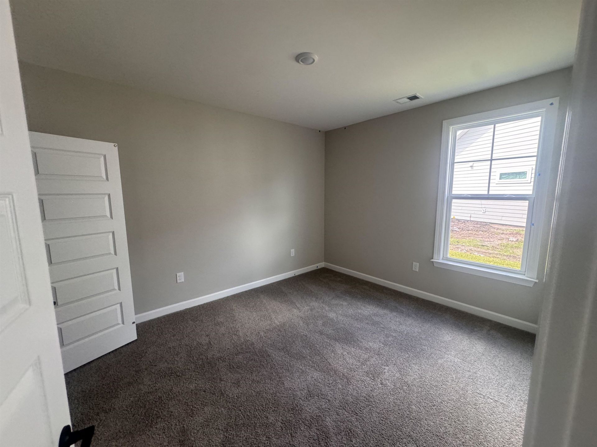 453 Starlit Way Photo 6