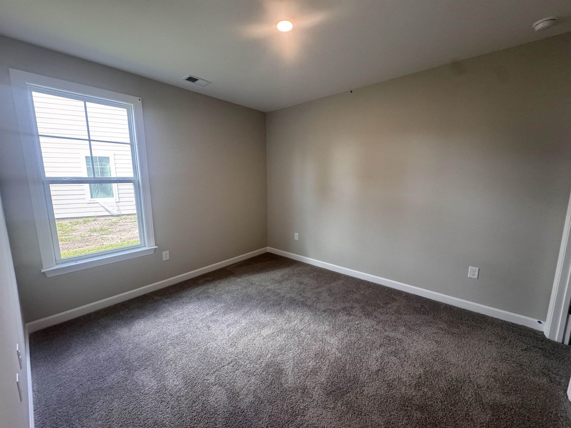 453 Starlit Way Photo 8