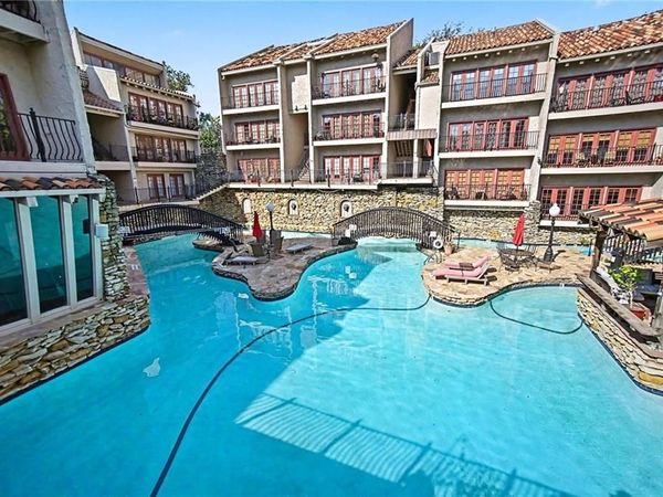 1111 W 46th Street, Unit 41, Kansas City, MO 64112