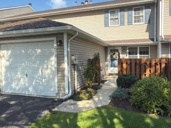 203 PINE COURT , YORK, PA 17408