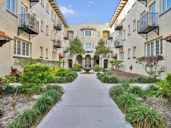 2117 W DEKLE AVENUE , Unit F3, TAMPA, FL 33606