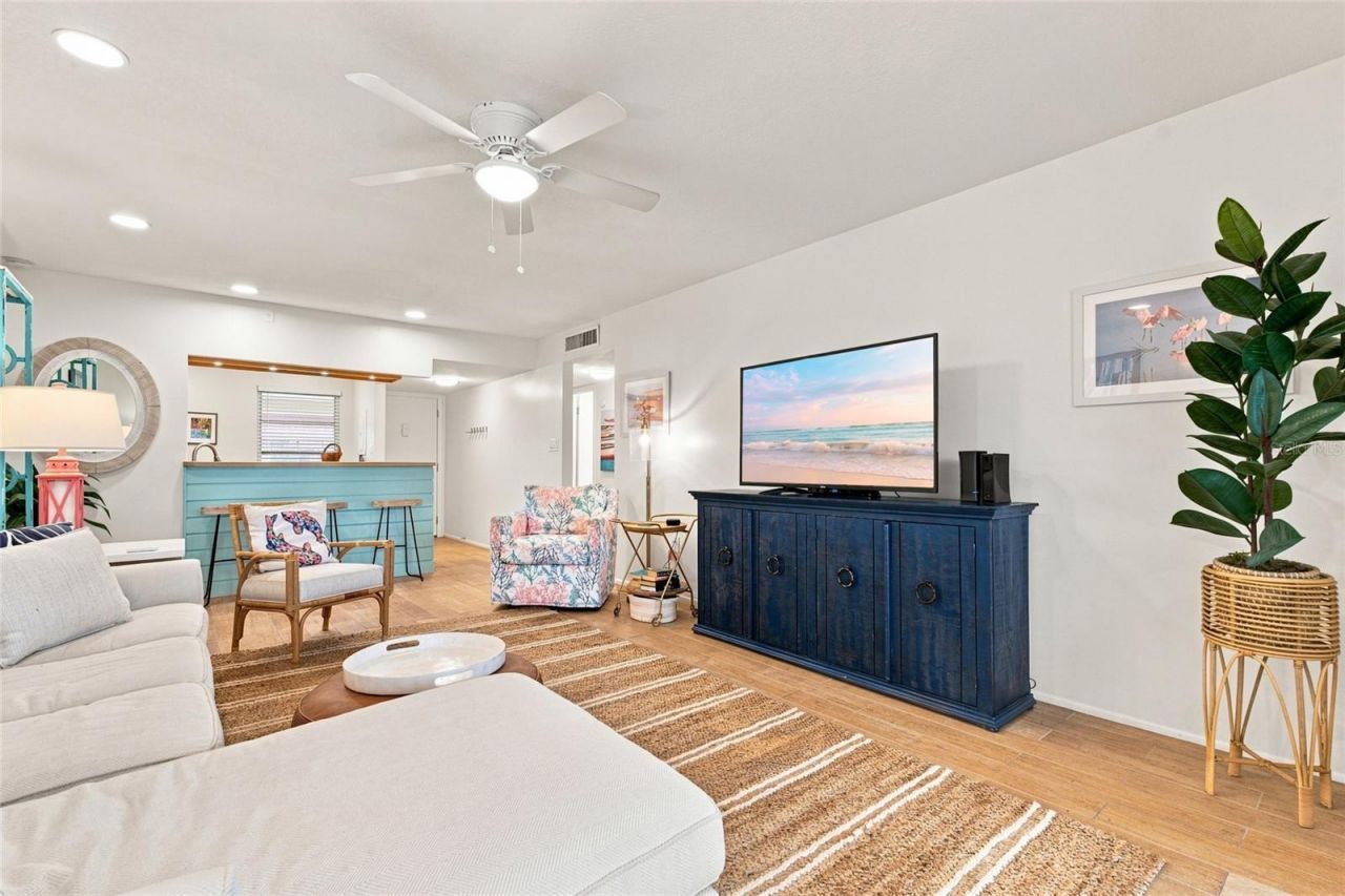3868 Catalina Drive , Bradenton, FL 34210 Photo