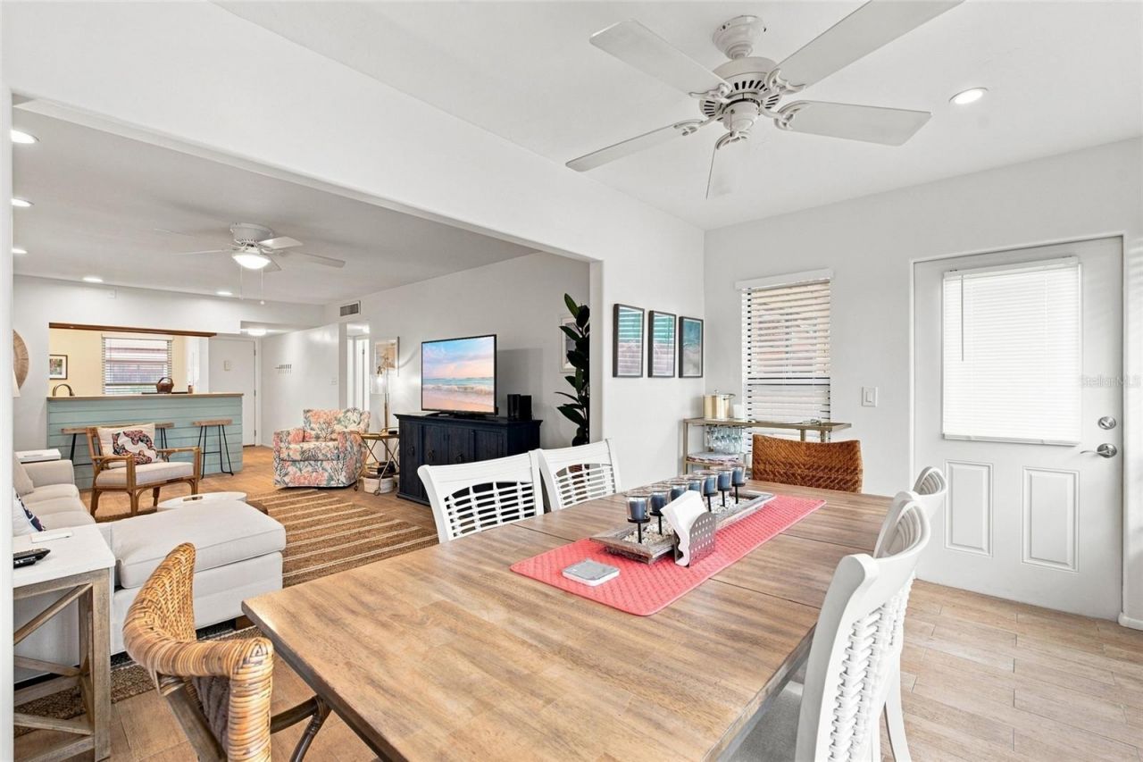 3868 Catalina Drive , Bradenton, FL 34210 Photo