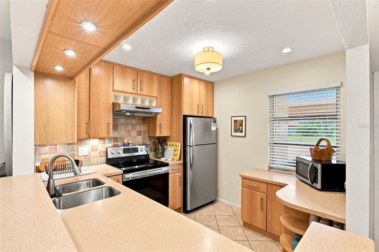 3868 Catalina Drive , Bradenton, FL 34210 Photo