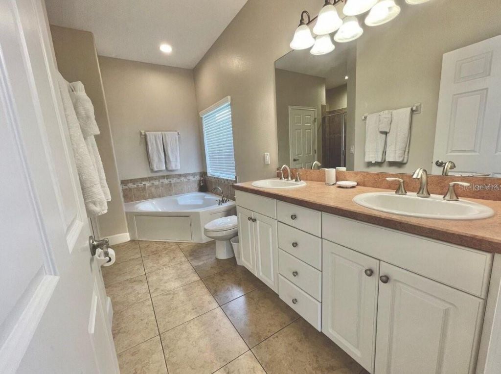 2185 Victoria Drive, Davenport, FL 33837 Photo