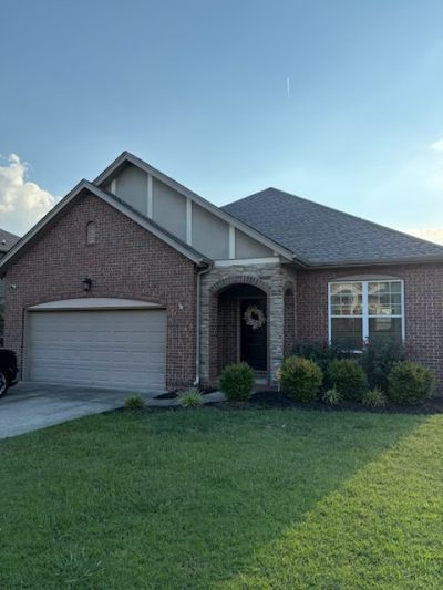 1061 Oakhall Dr, Mount Juliet, TN 37122 Main Photo