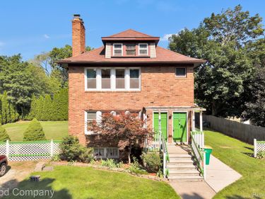 21516 Oxford Avenue , Farmington Hills, Mi 48336