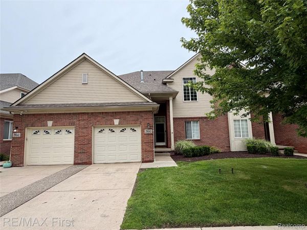 29400 Woodpark Circle, Warren, Mi 48092