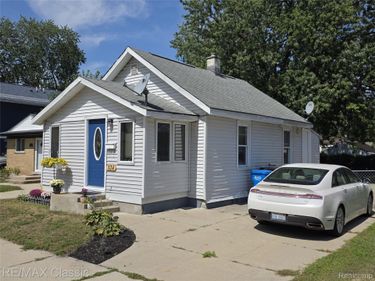 324 W Hudson Avenue, Madison Heights, Mi 48071