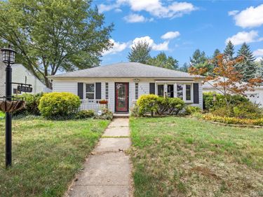 5839 Yale Street , Westland, Mi 48185