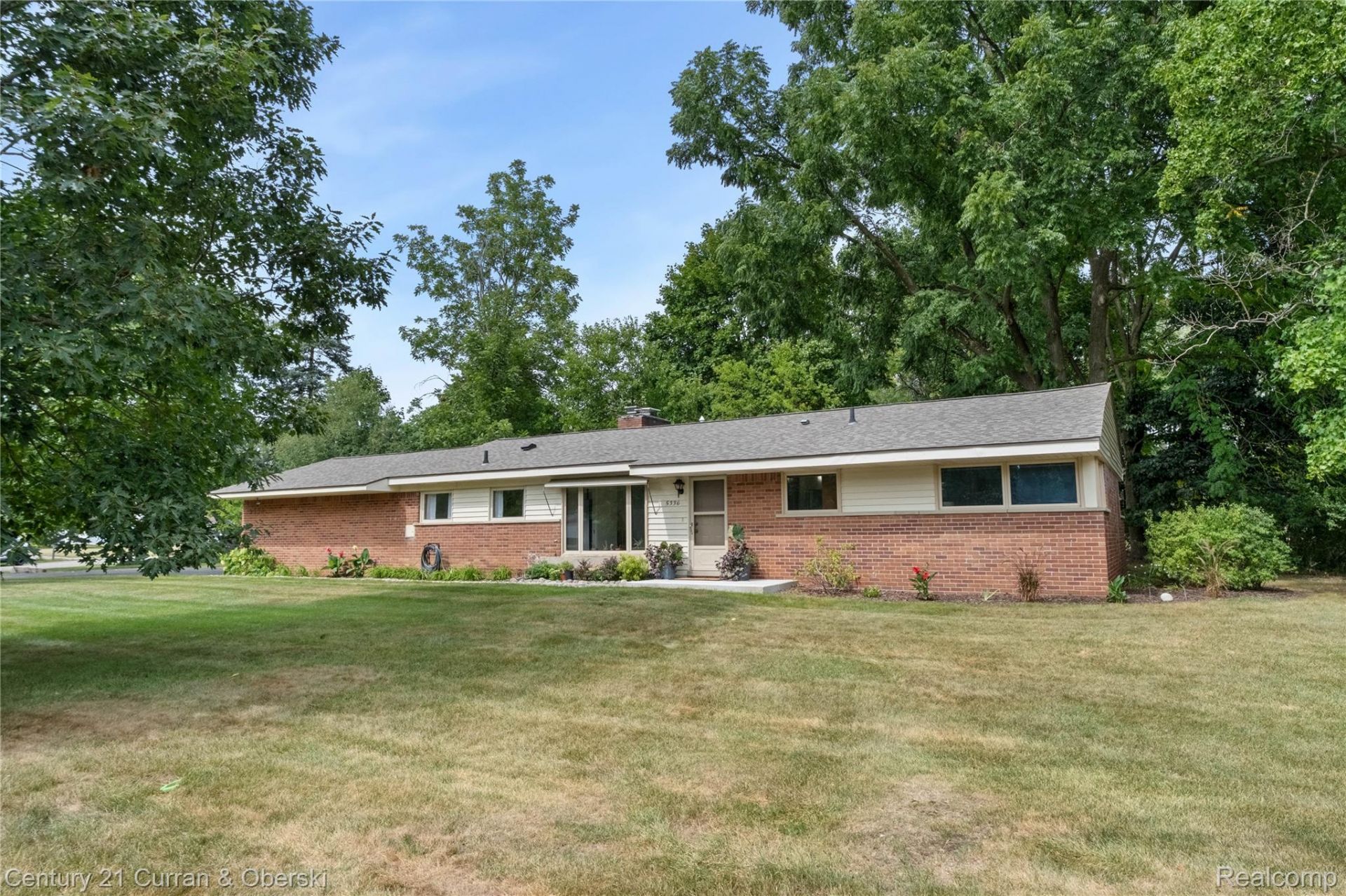 5336 W Briarcliff Knoll Drive, West Bloomfield Township, Mi 48322 Main Photo