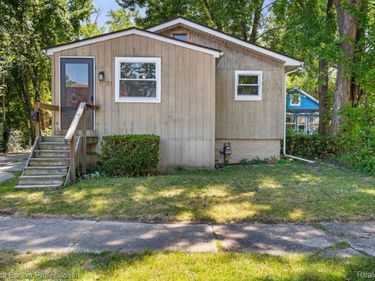 5251 Gateshead Street , Detroit, Mi 48236