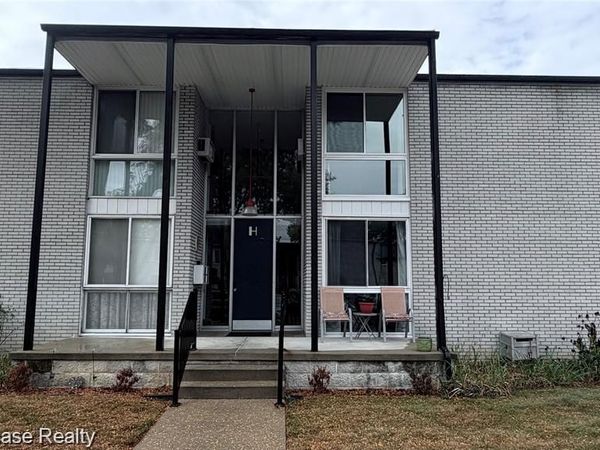 4030 13 mile , Royal Oak, Mi 48073