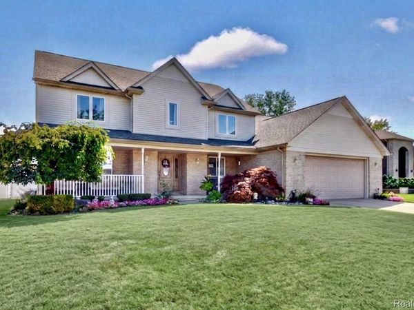 1542 N John Daly Road, Dearborn Heights, Mi 48127