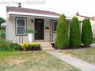 208 W Fairmount Avenue, Pontiac, Mi 48340