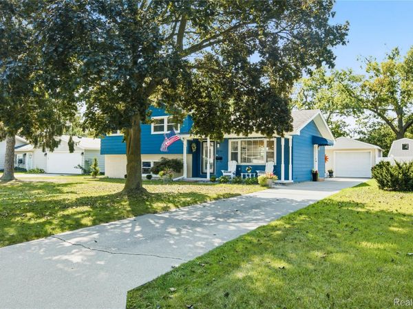 1300 Briarwood Drive , Port Huron, Mi 48060