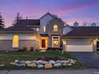 43470 Algonquin Drive , Novi, Mi 48375