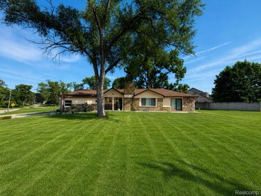 15500 Millar Road , Clinton Township, Mi 48036