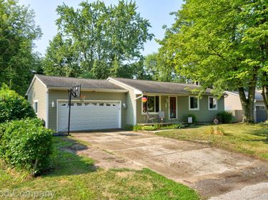 255 Oriole Street, Commerce Township, Mi 48382