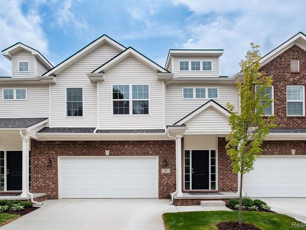 5 Grandview Circle , Unit 70, White Lake Township, Mi 48386