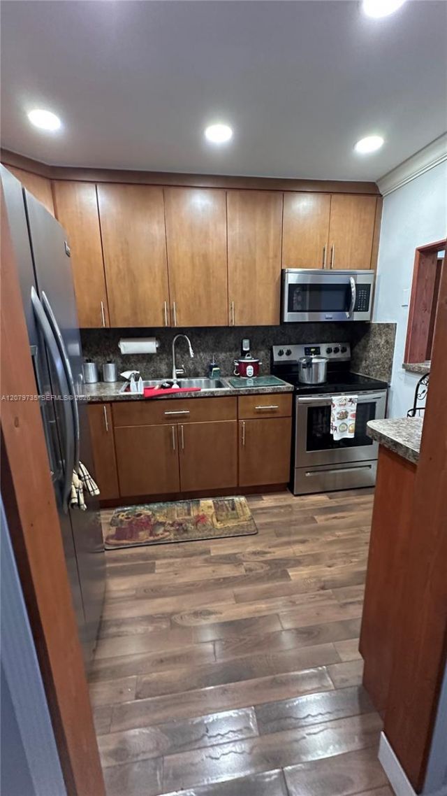 1075 W 68th St, Unit 403, Hialeah, FL 33014 Photo