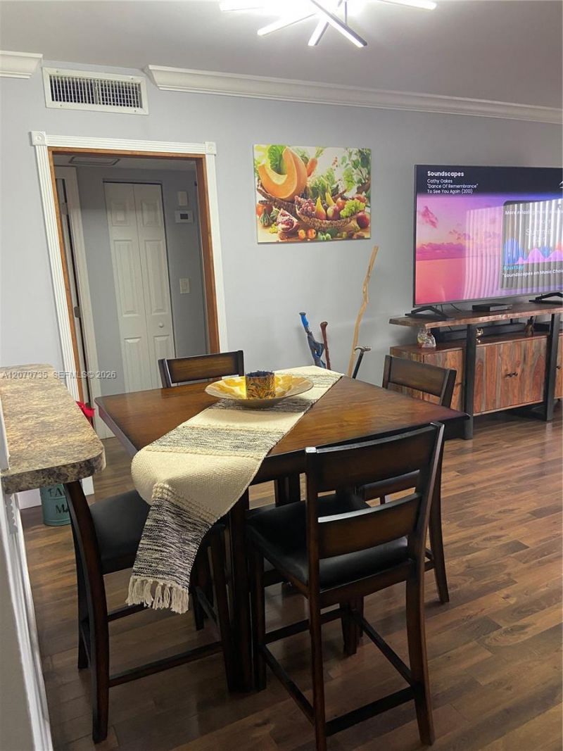 1075 W 68th St, Unit 403, Hialeah, FL 33014 Photo