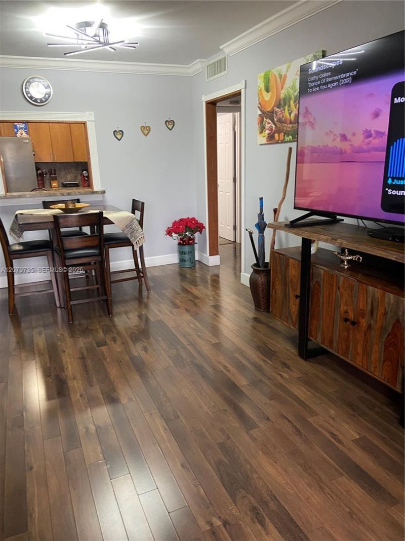 1075 W 68th St, Unit 403, Hialeah, FL 33014 Photo