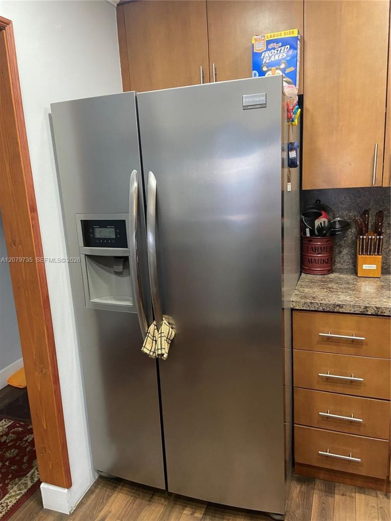 1075 W 68th St, Unit 403, Hialeah, FL 33014 Photo