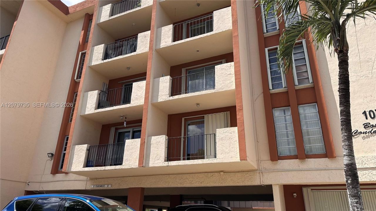 1075 W 68th St, Unit 403, Hialeah, FL 33014 Photo