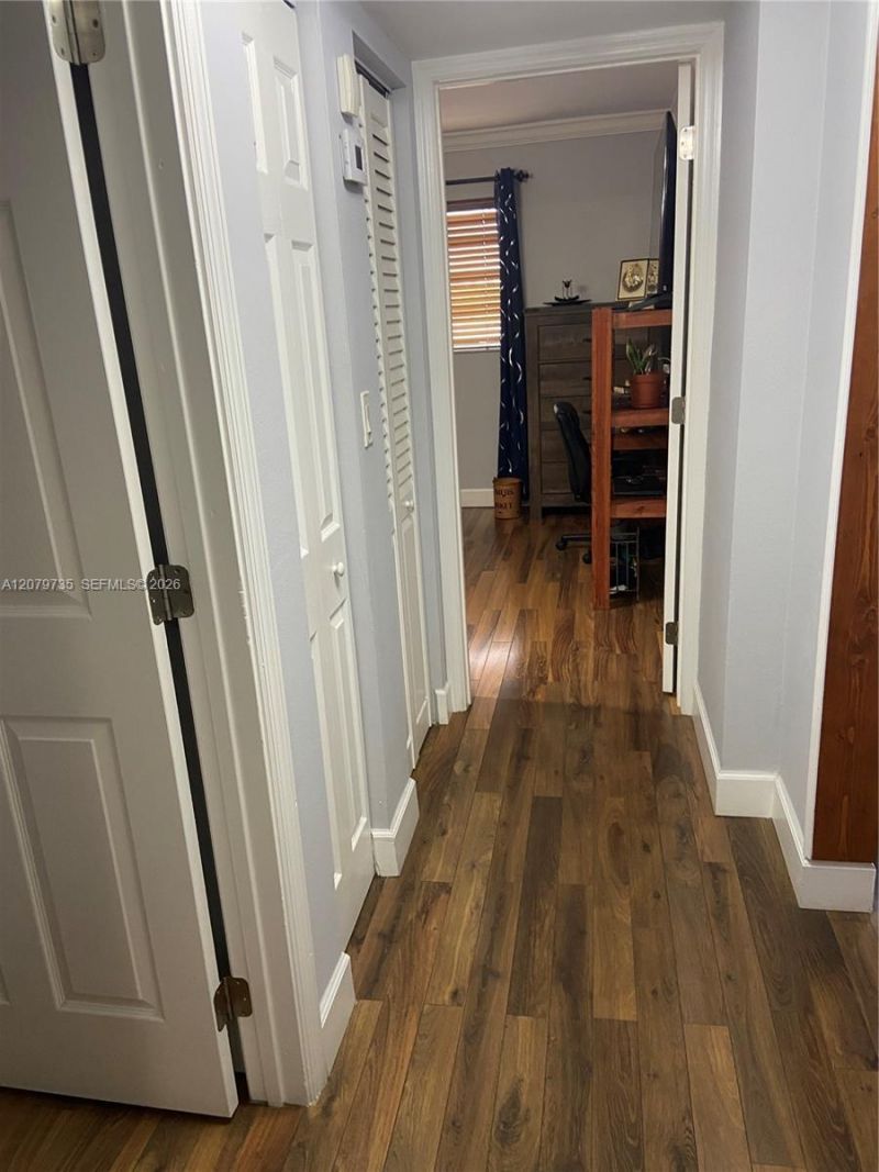 1075 W 68th St, Unit 403, Hialeah, FL 33014 Photo