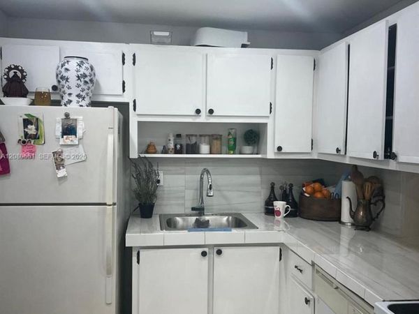 8764 SW 12th St , Unit 105, Miami, FL 33174