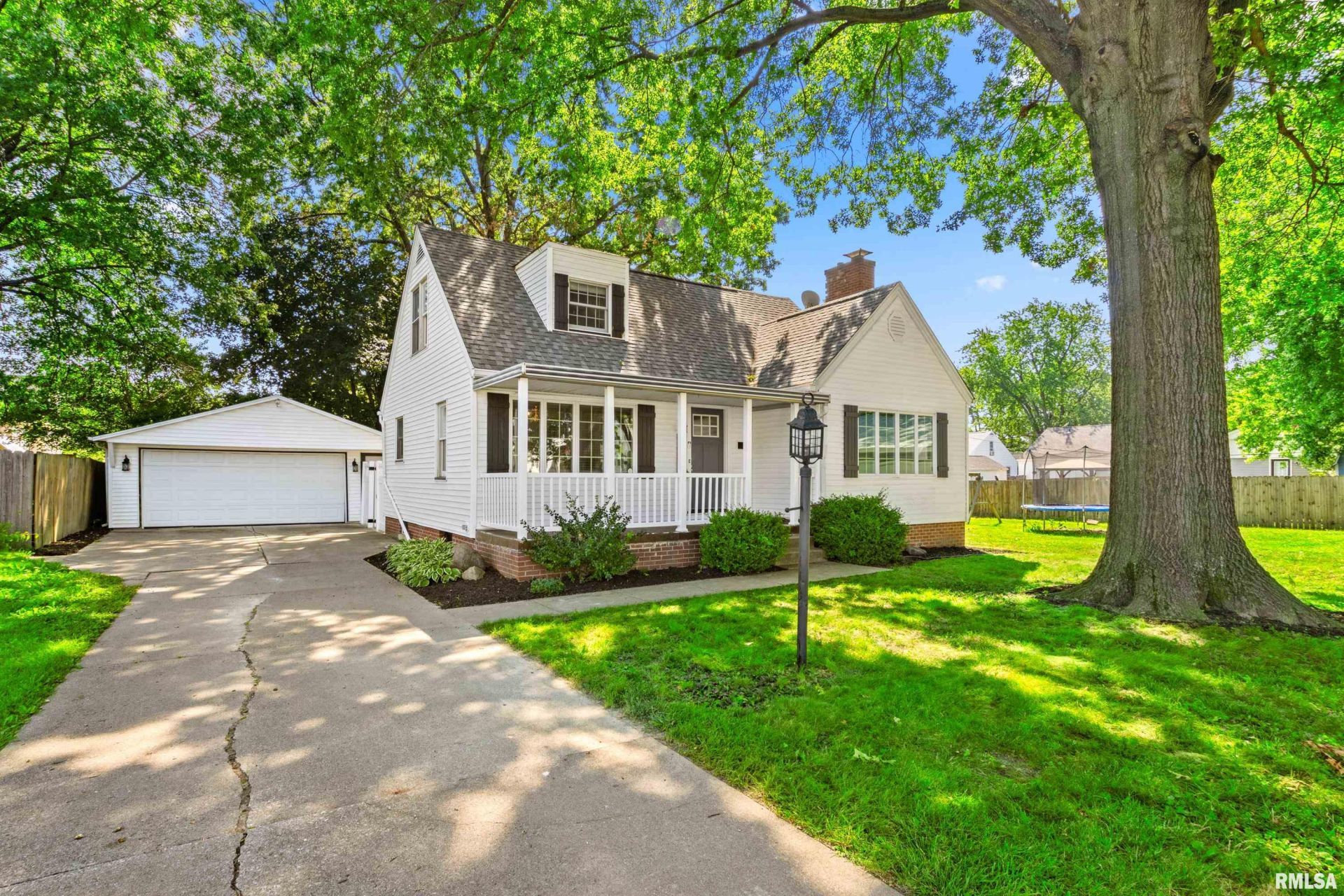 3214 N Missouri Avenue, Peoria, IL 61603 Main Photo