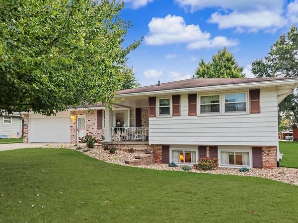 968 Donnawood Drive, Mansfield, OH 44903