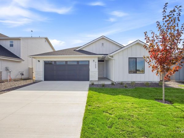 7469 W Newtown Dr, Eagle, ID 83616