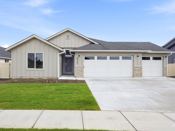 7469 W Newtown Dr, Eagle, ID 83616