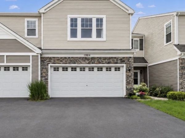 1904 Cobblestone Drive , Unit 1904, Carpentersville, IL 60110